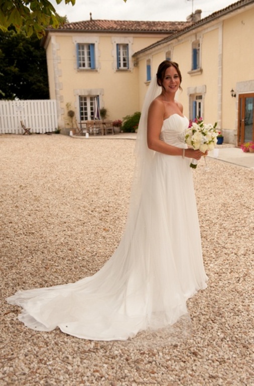 white and champagne dress wedding2
